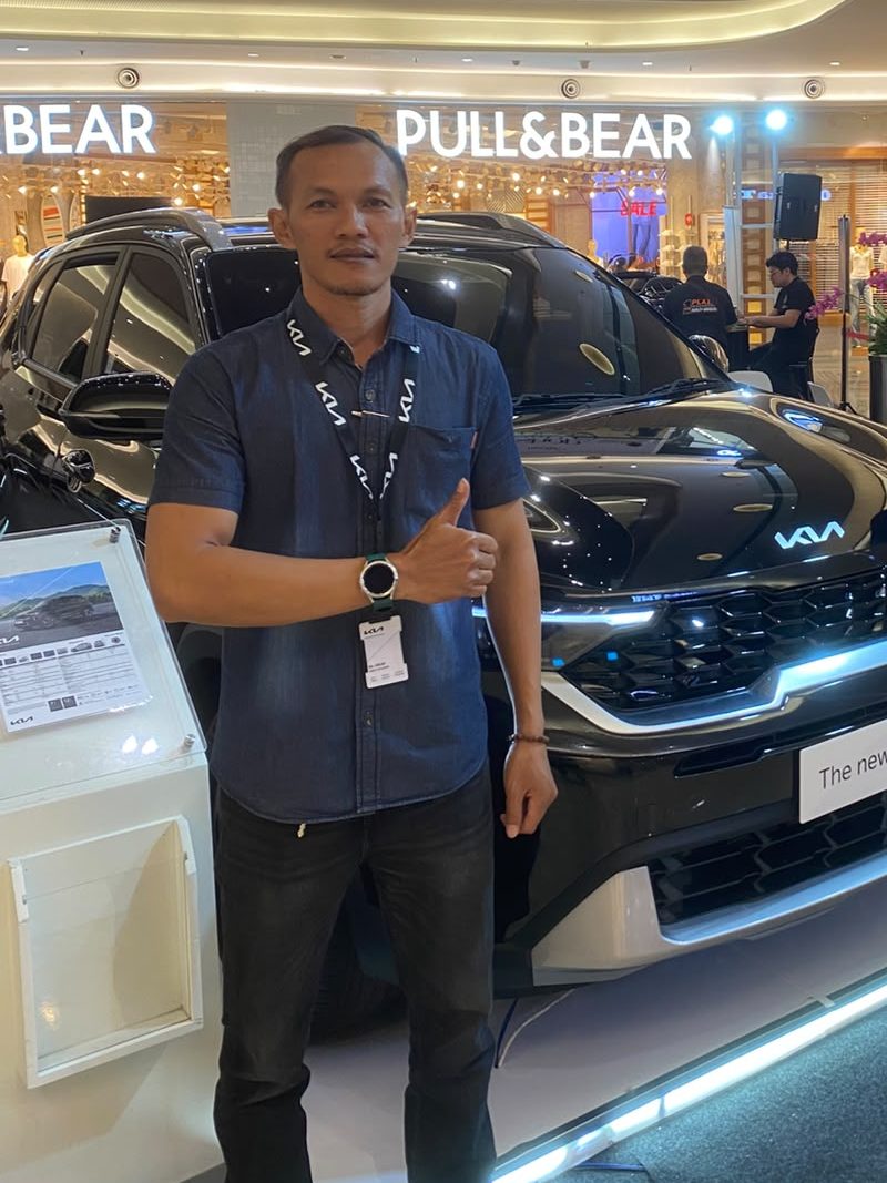 Tim Sales Kia Surabaya